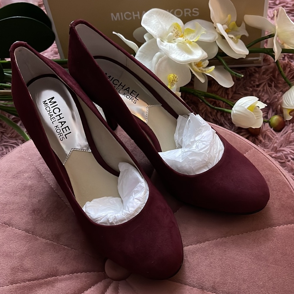 🌸ON SALE🌸  Michaelkors Flex Pump, Merlot Suede Size 6M 💯 authentic!